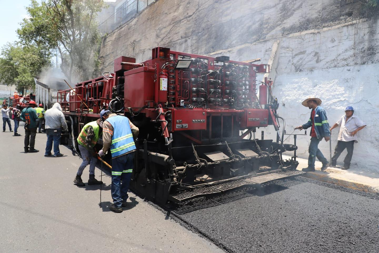 1687609583 294 En Tlalnepantla trabajamos para tener mejores vialidades muestra de ello