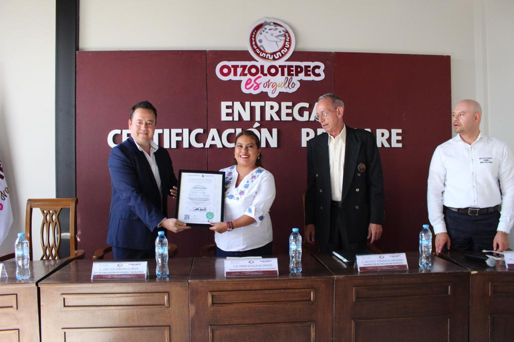 1687615648 209 Reciben microempresarios de Otzolotepec certificados de PROSARE en beneficio de