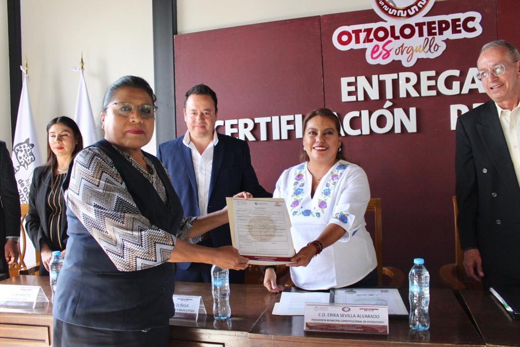 1687615712 Reciben microempresarios de Otzolotepec certificados de PROSARE en beneficio de