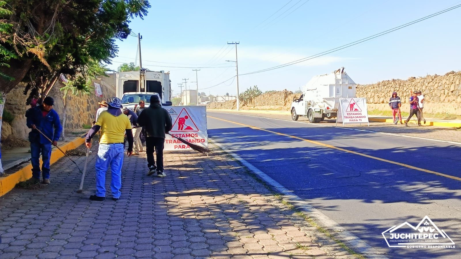 1687616484 494 Limpieza El Gobierno Municipal realiza limpieza sobre la carretera