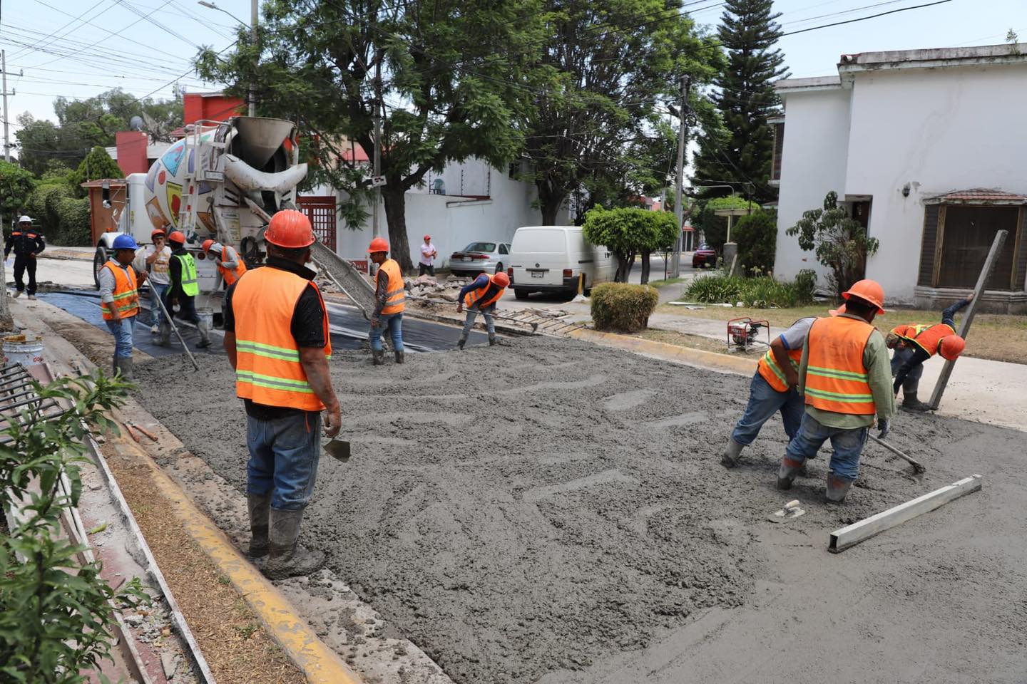 1687633406 459 Estamos trabajando en la repavimentacion con concreto hidraulico en Boulevard