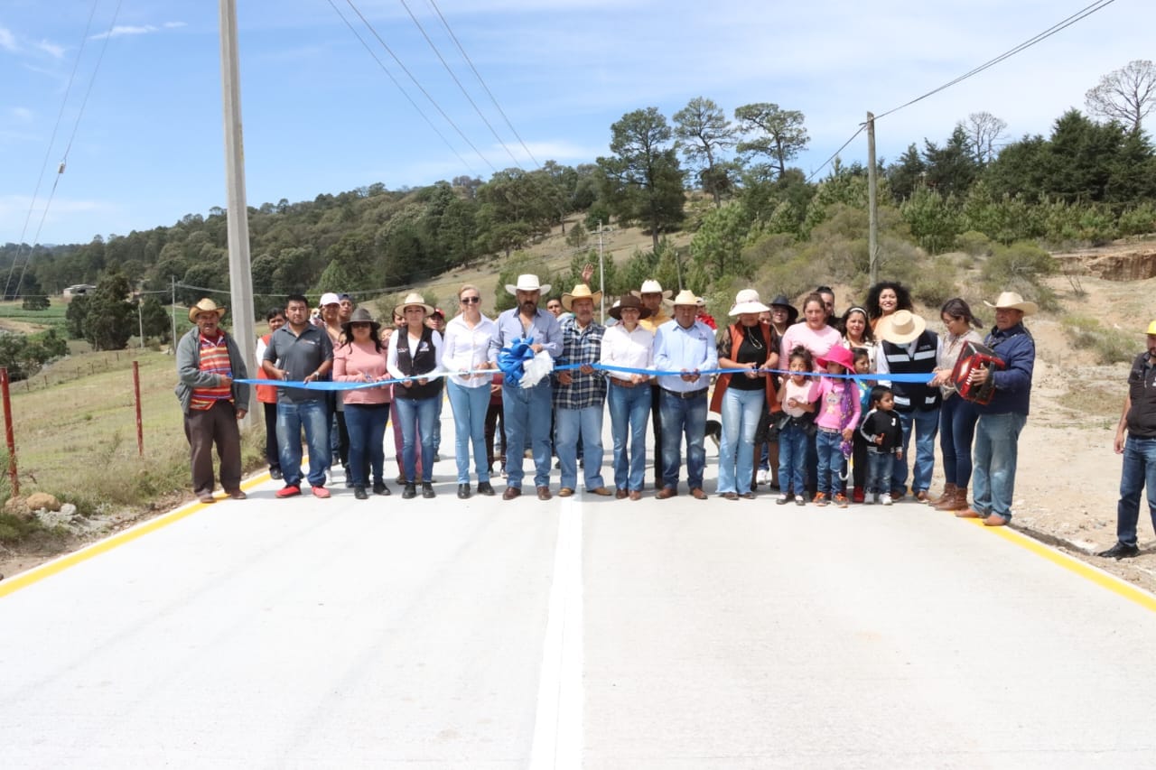 1687643245 EntregadeObra Nuestro Presidente Municipal Profr A Pastor Cruz Garcia conti