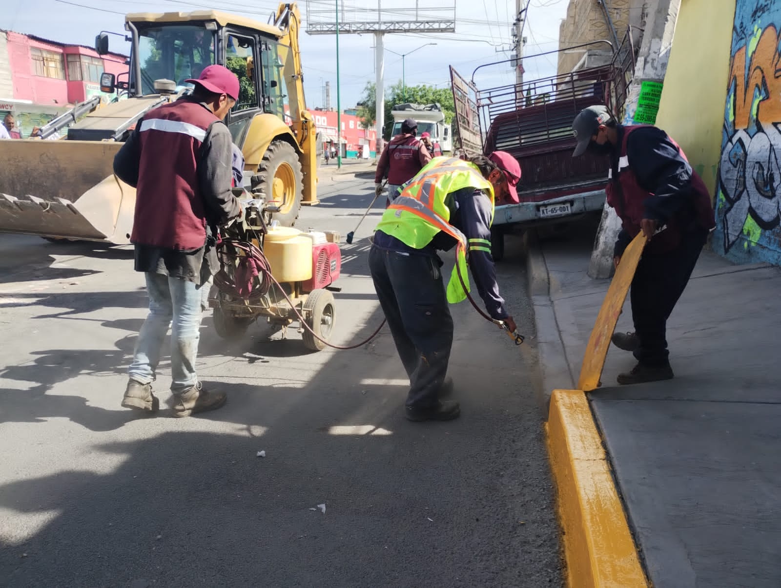 1687650402 827 SERVIDORES PUBLICOS REALIZAN JORNADA DE LIMPIEZA EN AV ACUITLAPILCO