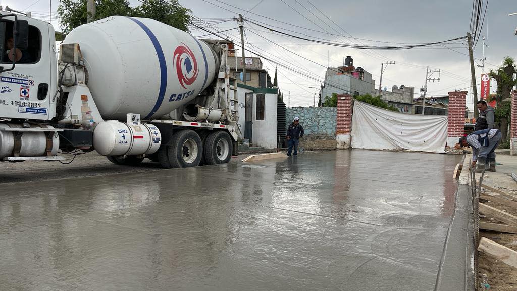 1687807997 765 INFRAESTRUCTURA Se realizan los trabajos de pavimentacion con concreto