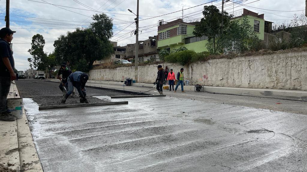 1687808015 27 INFRAESTRUCTURA Se realizan los trabajos de pavimentacion con concreto