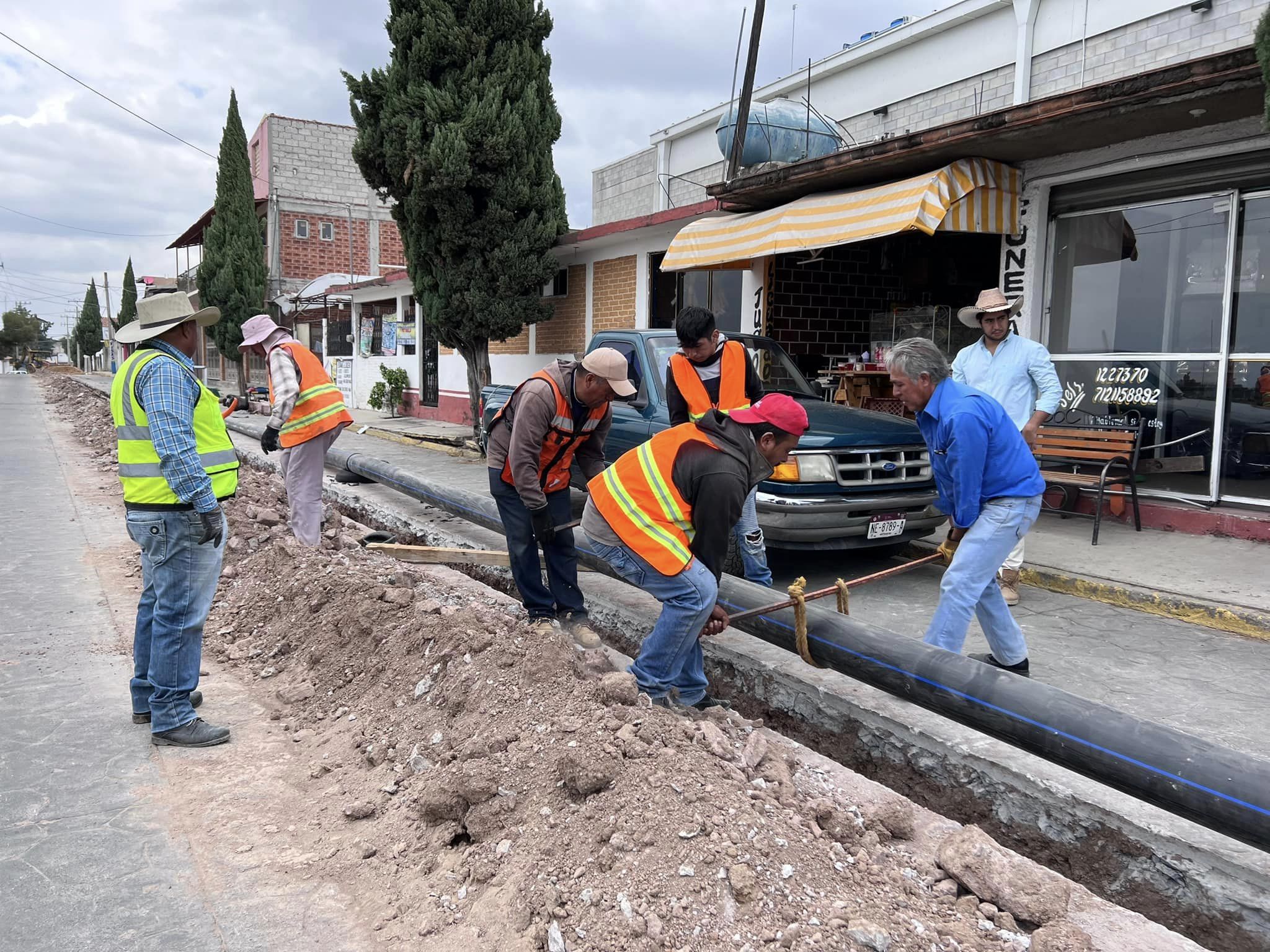 1687811240 22 Se continuan realizando los trabajos de la red de conduccion