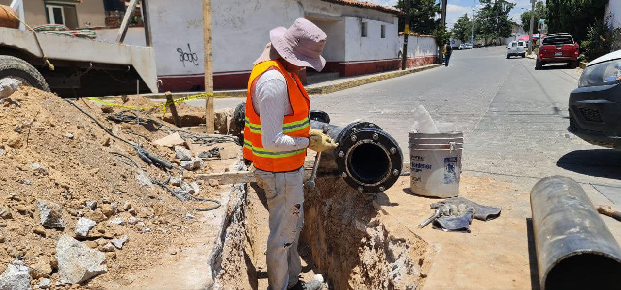 1687811247 864 Se continuan realizando los trabajos de la red de conduccion