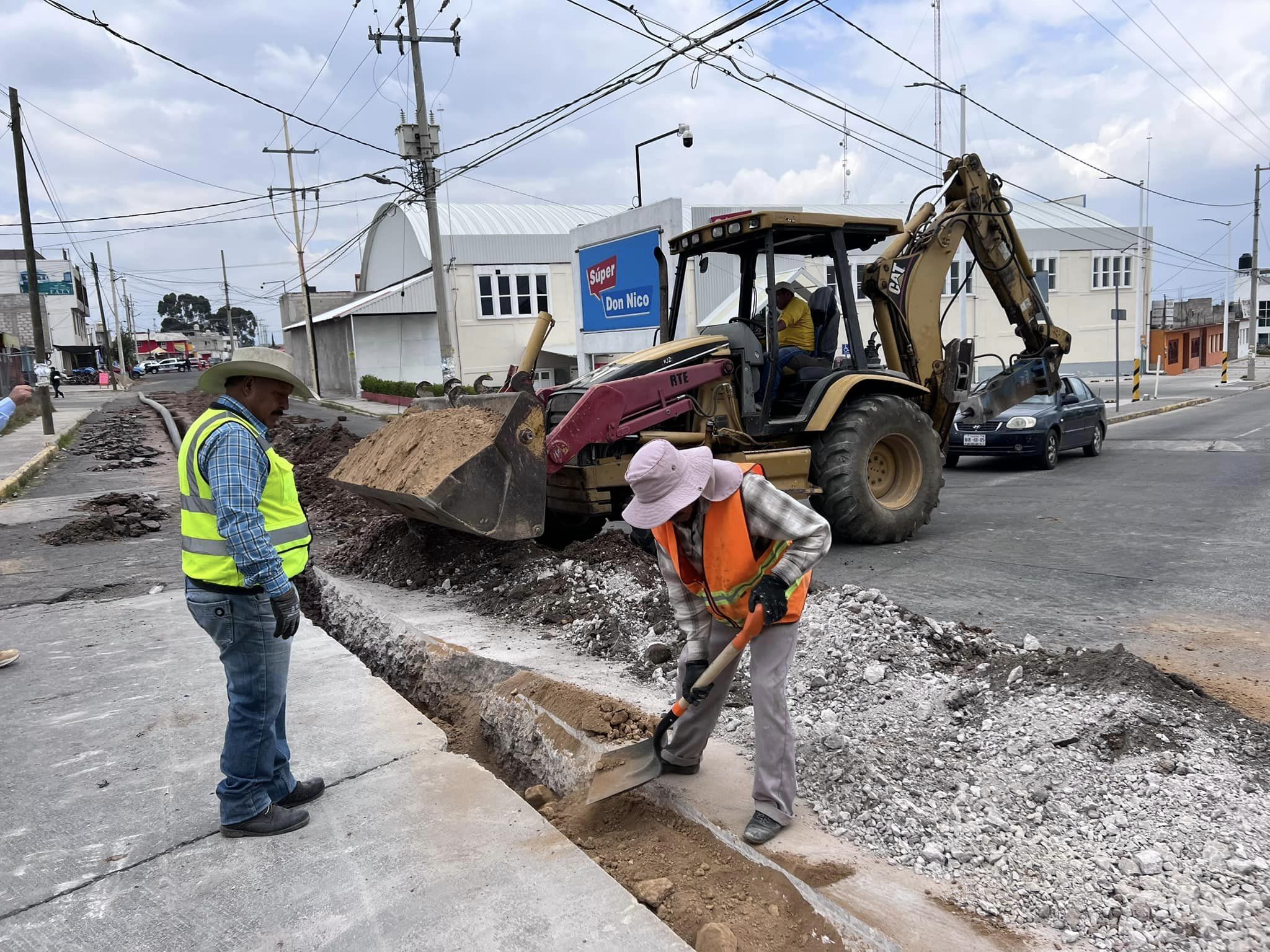 1687811252 642 Se continuan realizando los trabajos de la red de conduccion