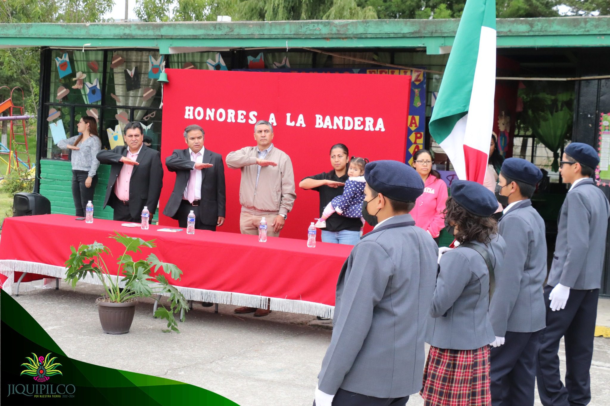 1687819529 574 Apoyando al sector educativo el Presidente Municipal Prof Felipe Sanchez