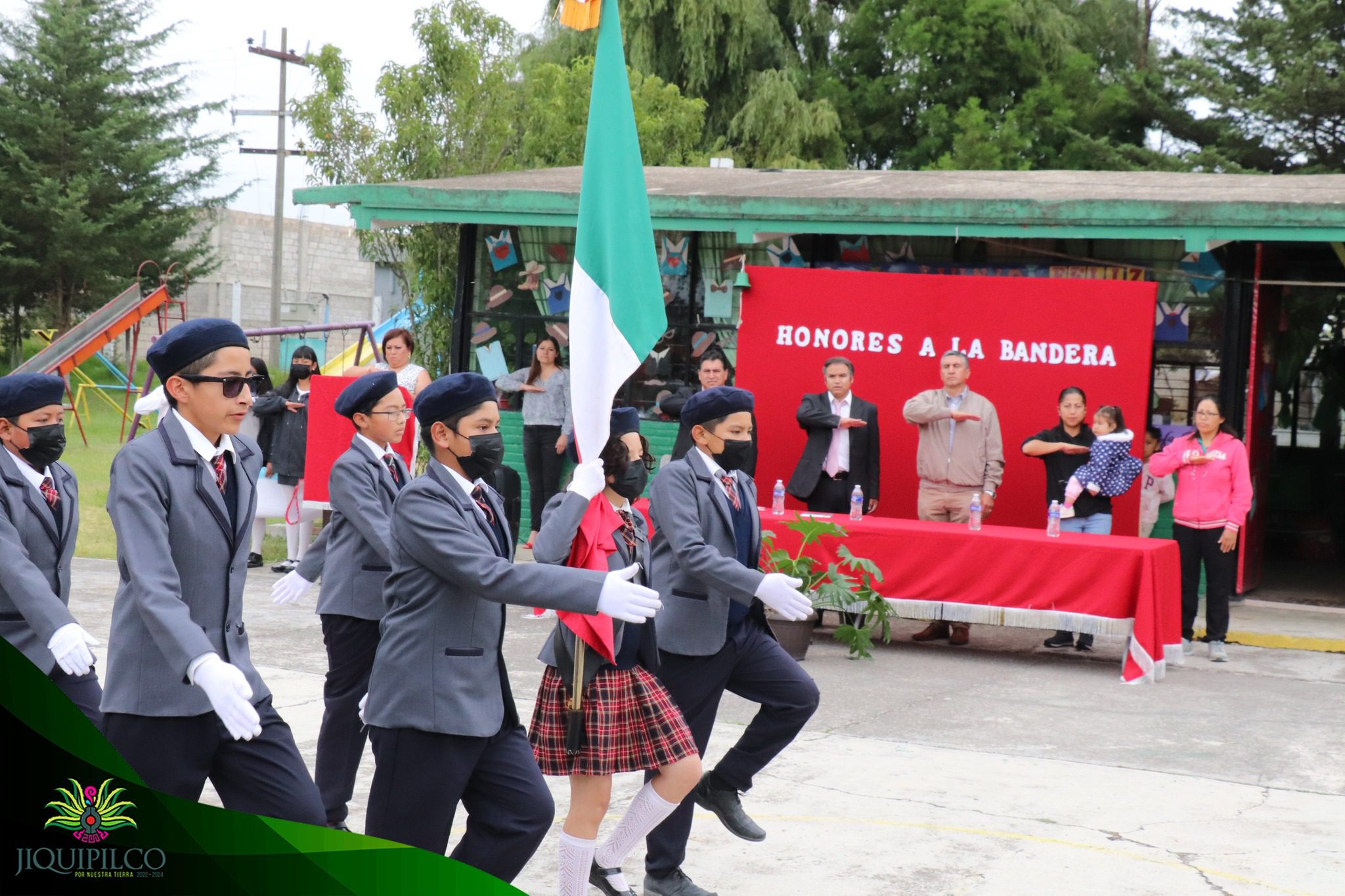 1687819543 534 Apoyando al sector educativo el Presidente Municipal Prof Felipe Sanchez