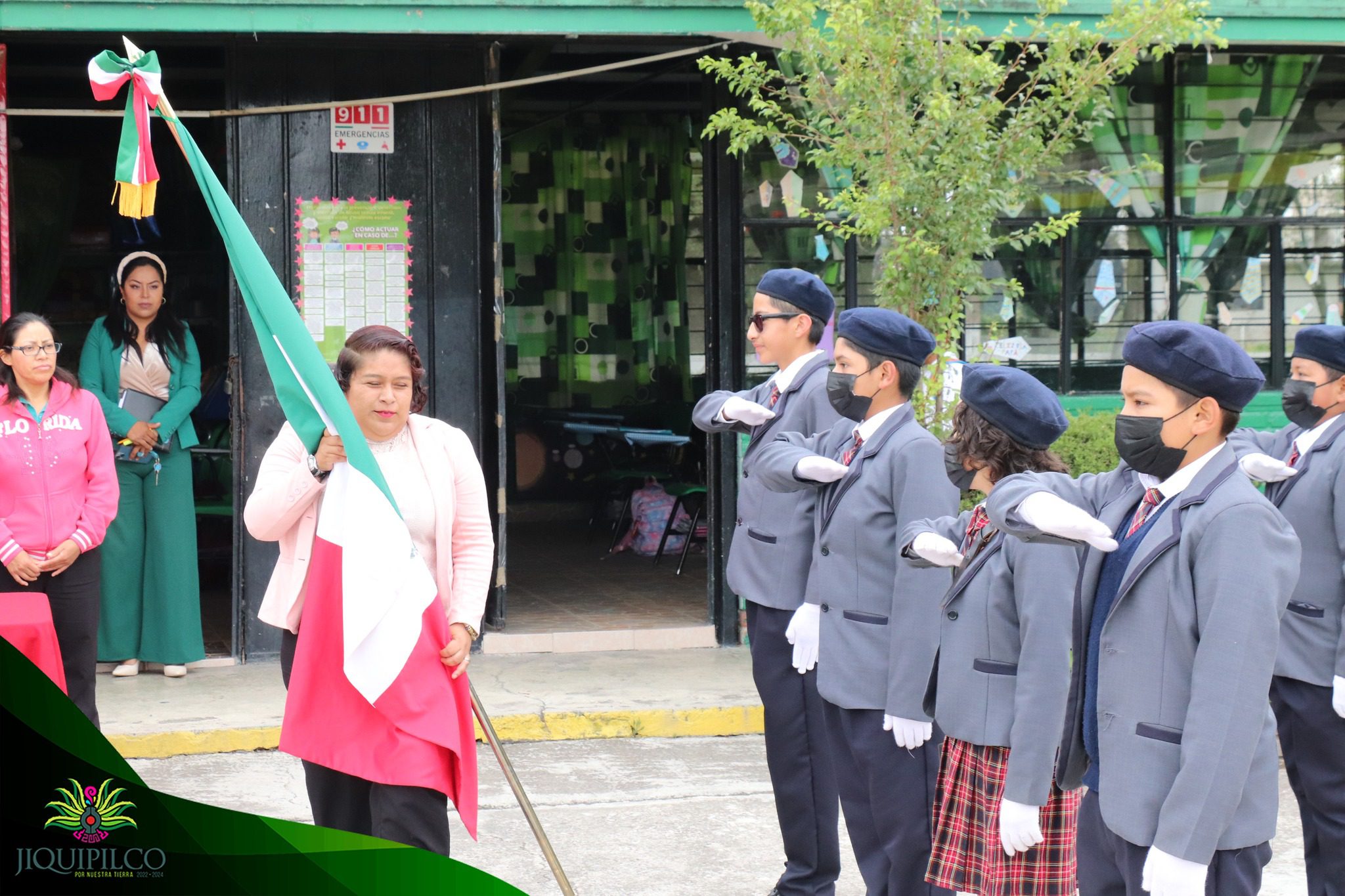 1687819589 Apoyando al sector educativo el Presidente Municipal Prof Felipe Sanchez