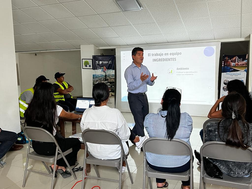 1687880794 39 Se lleva a cabo la ponencia Liderazgo de excelencia impartida