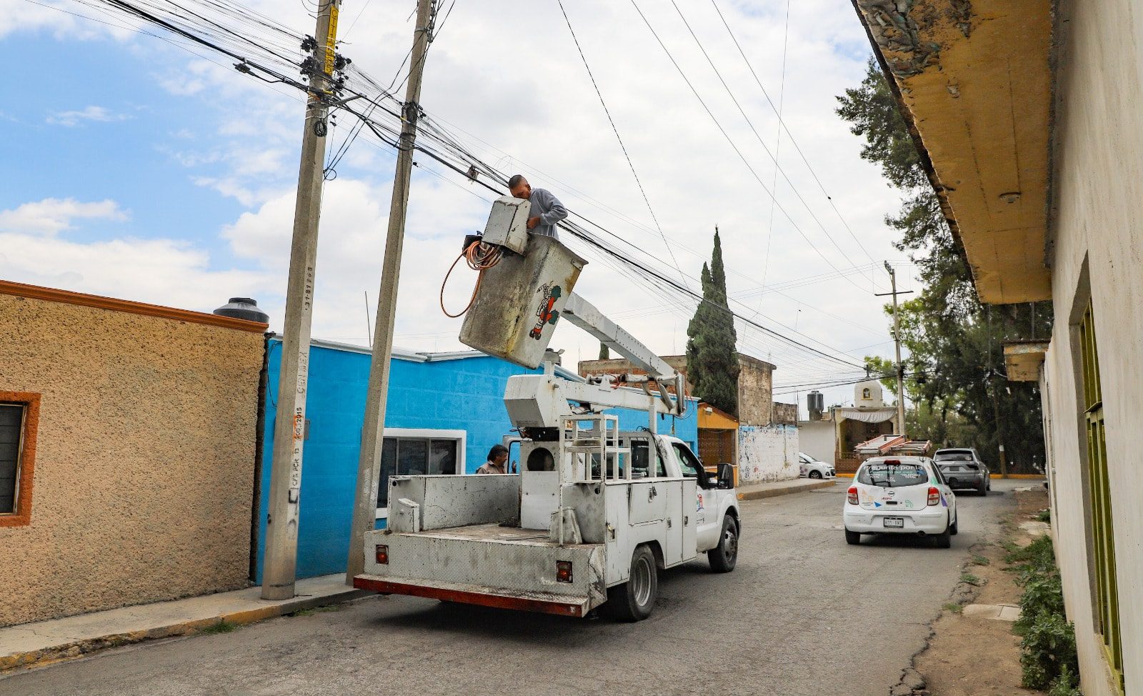 1687886422 463 Se realizaron trabajos de mantenimiento y rehabilitacion del alumbrado publico