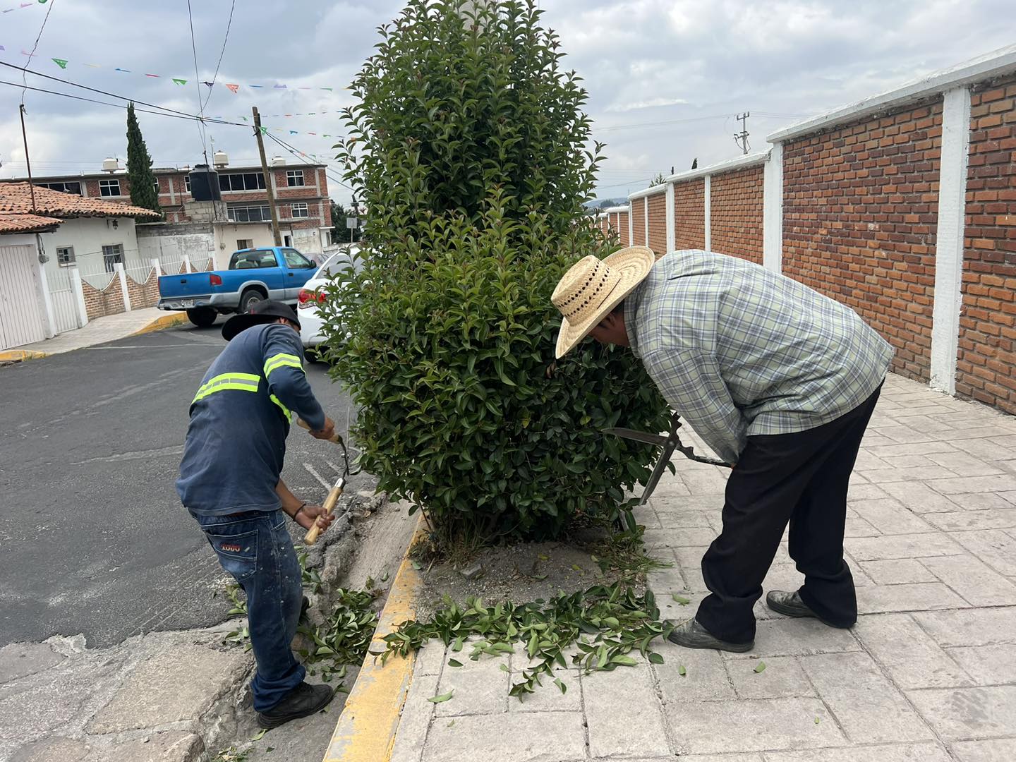 1687897414 Trabajamos dia a dia en el mantenimiento delos espacios publicos