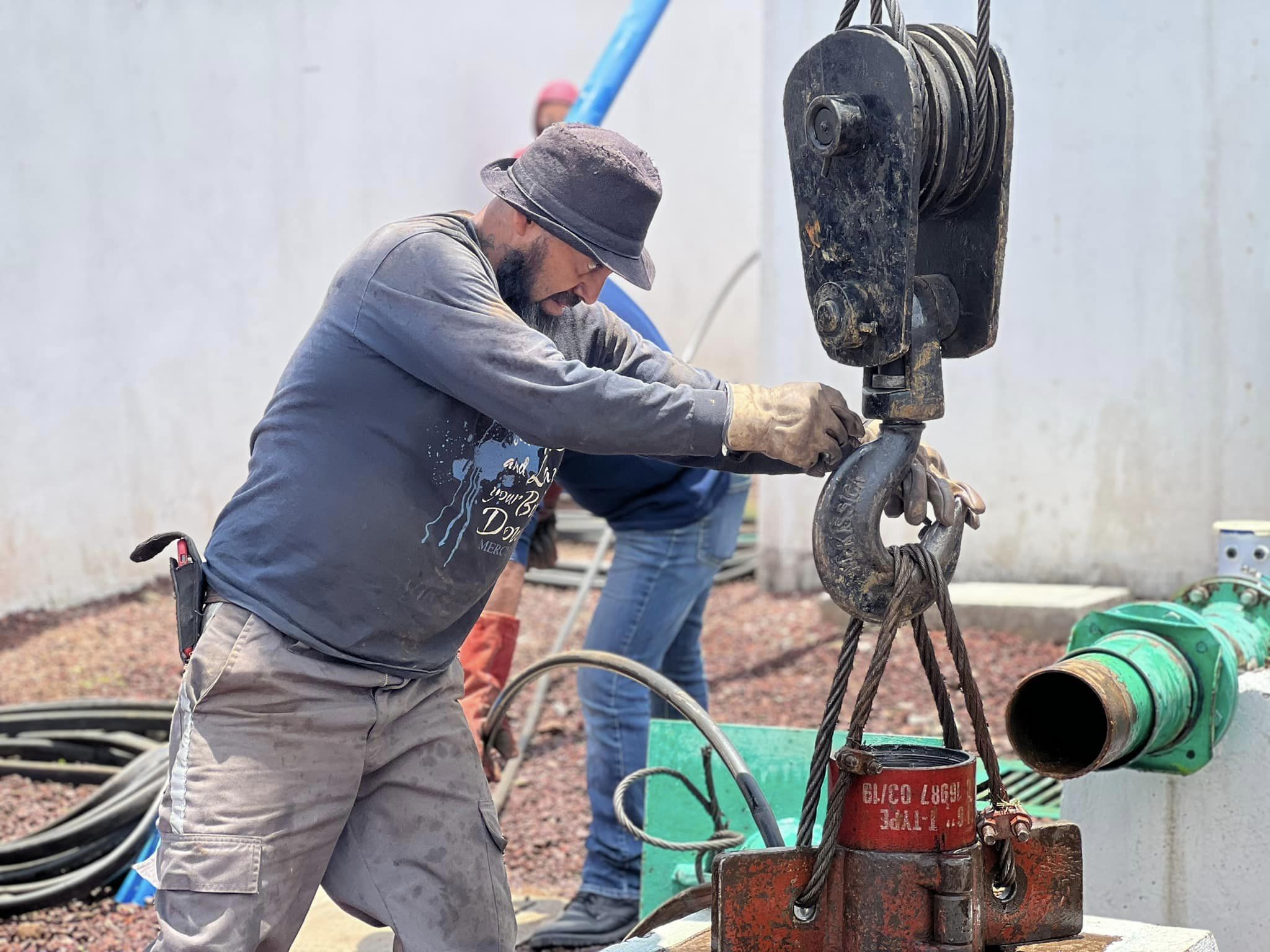 1687908269 946 Se continuan realizando los trabajos en el sistema de agua