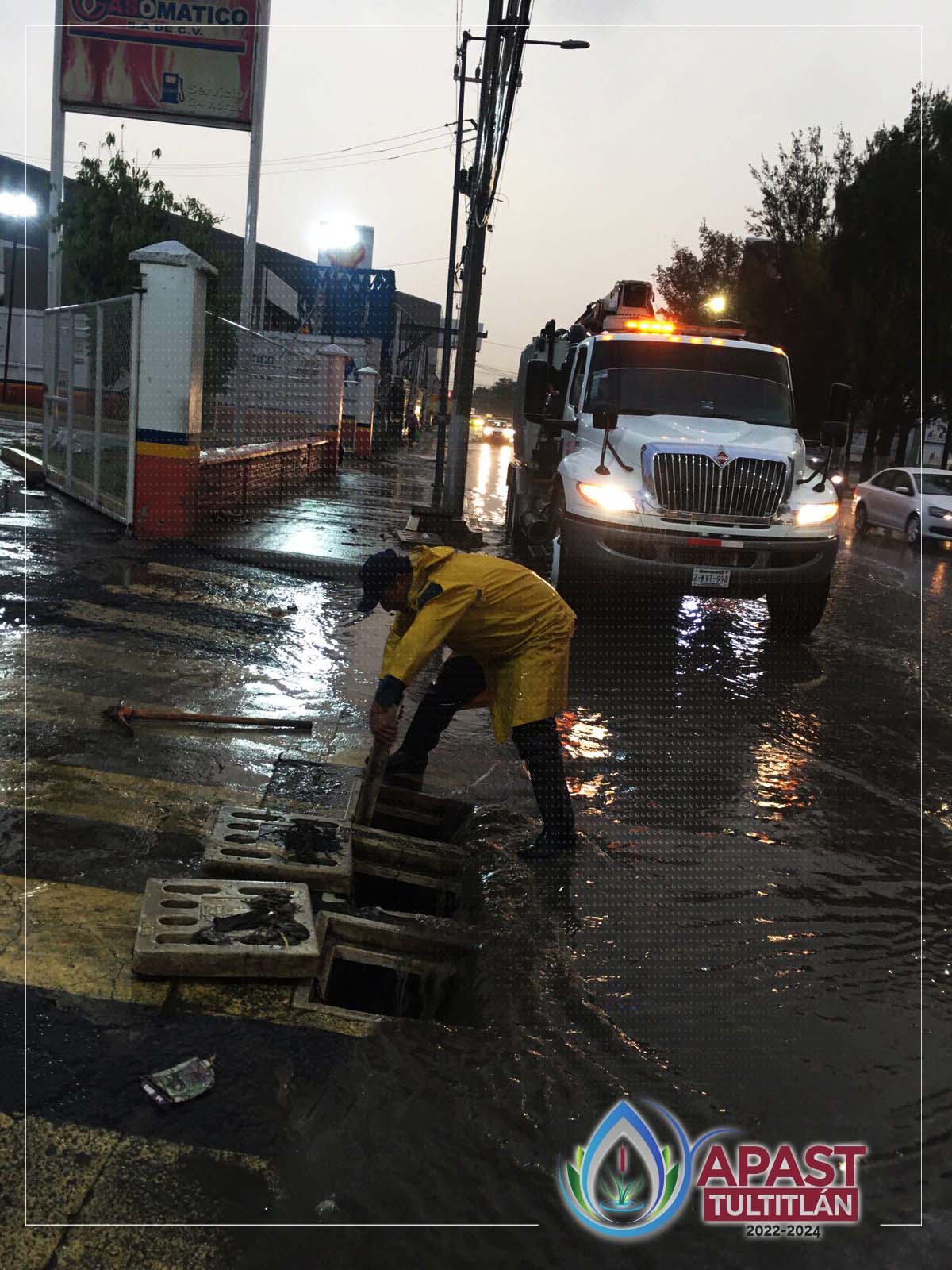 1687954354 Fuerte precipitacion en la Via Jose Lopez Portillo a la