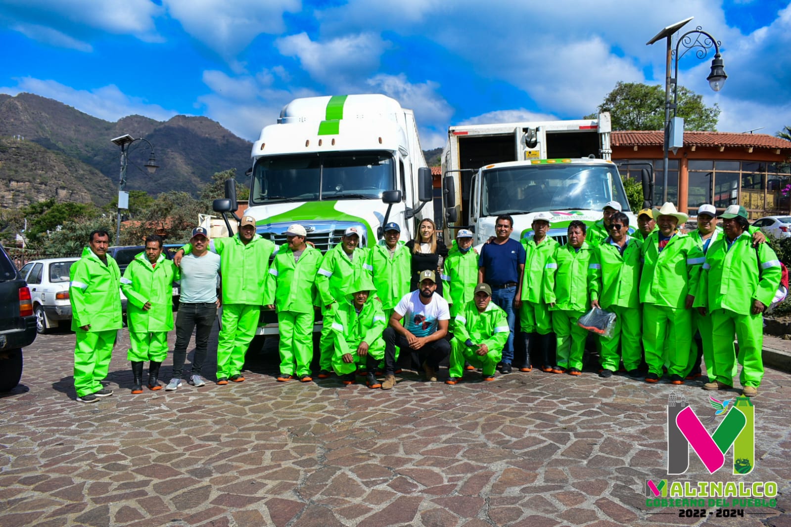 1688049922 725 El dia de hoy entregamos uniformes a nuestros companeros del