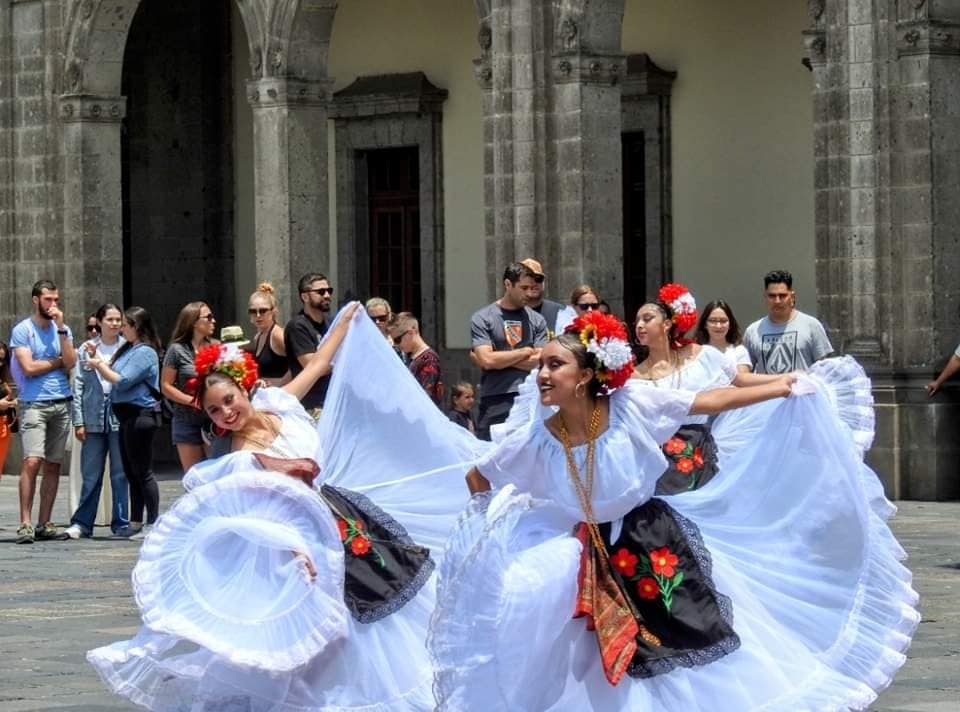 1688059786 108 Te compartimos algunas fotografias de la presentacion del ballet folclorico