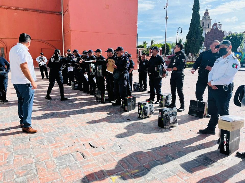 1688062835 156 ELEMENTOS DE SEGURIDAD CIUDADANA RECIBIERON UNIFORMES Por la dignificacion de