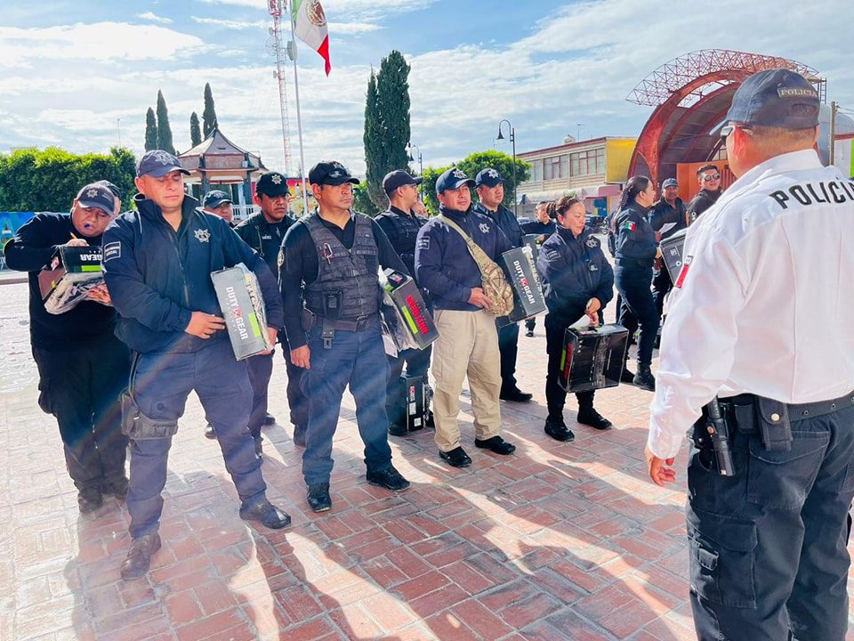 1688062842 152 ELEMENTOS DE SEGURIDAD CIUDADANA RECIBIERON UNIFORMES Por la dignificacion de