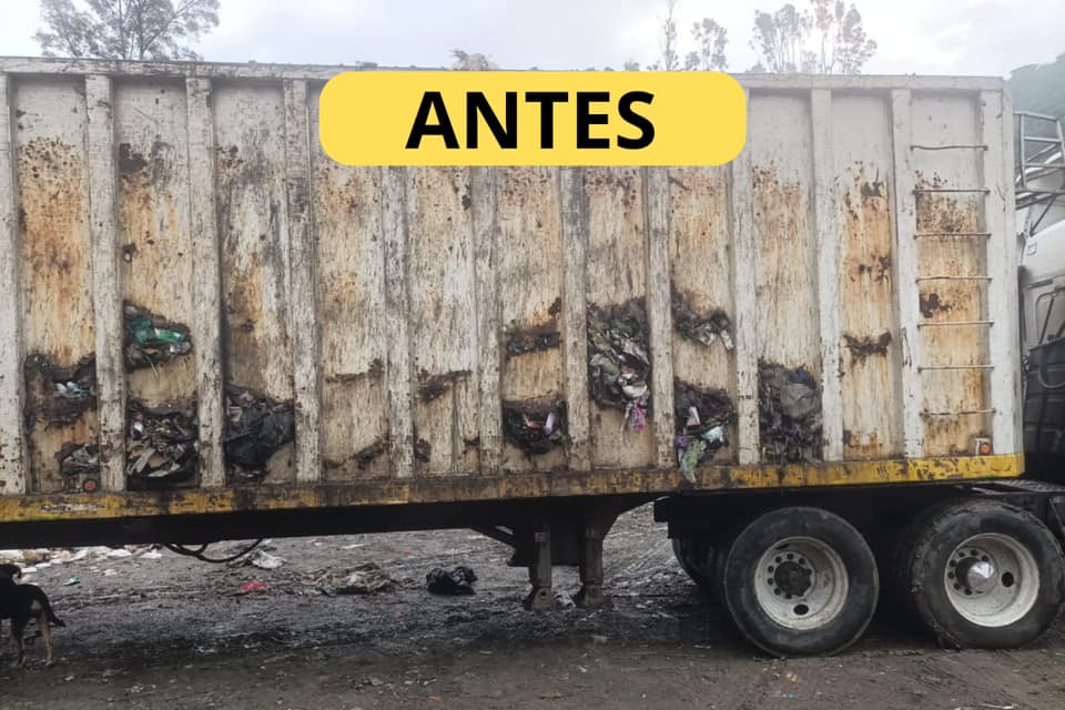 1688065741 Este es el contenedor del tracto camion que nos dejo