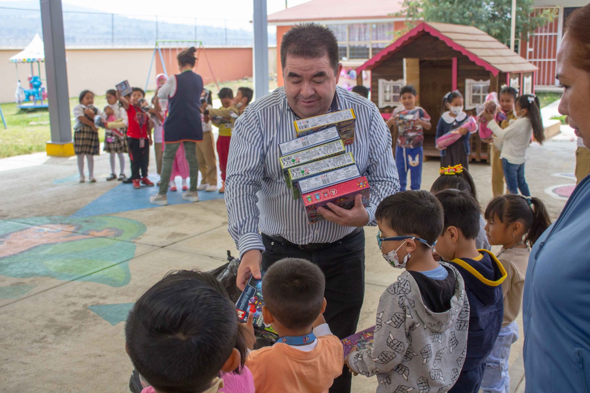 1688075853 102 Comprometidos con la ninez tenanguense nuestros amigos Roberto Avila y