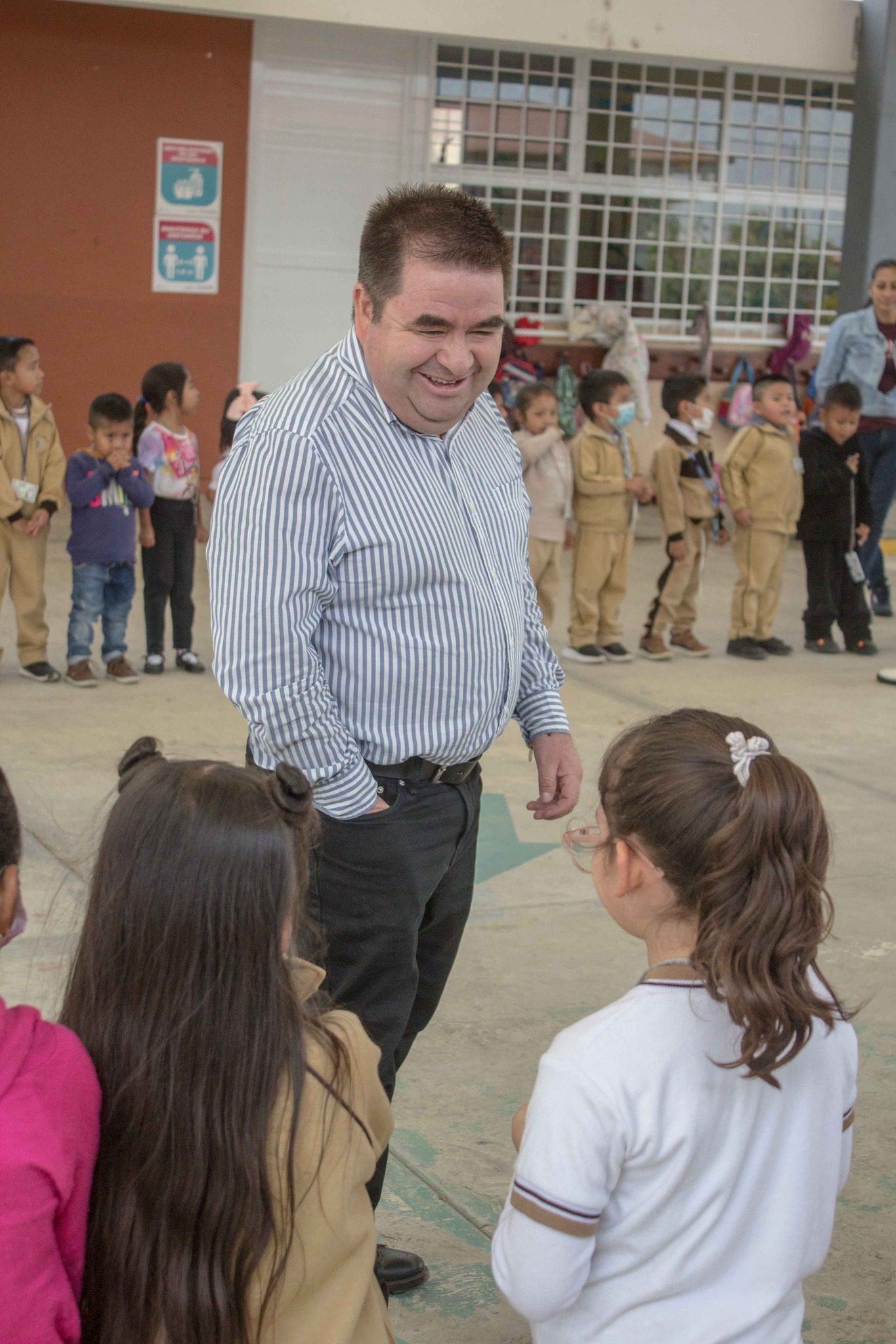 1688075913 Comprometidos con la ninez tenanguense nuestros amigos Roberto Avila y