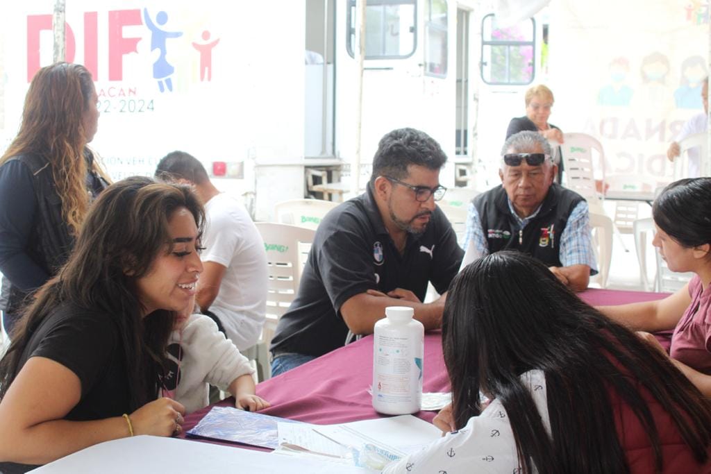 1688077777 461 DIF DE CHIMALHUACAN PROMUEVE JORNADAS MEDICAS INTEGRALES ENTRE LA COMUNIDAD