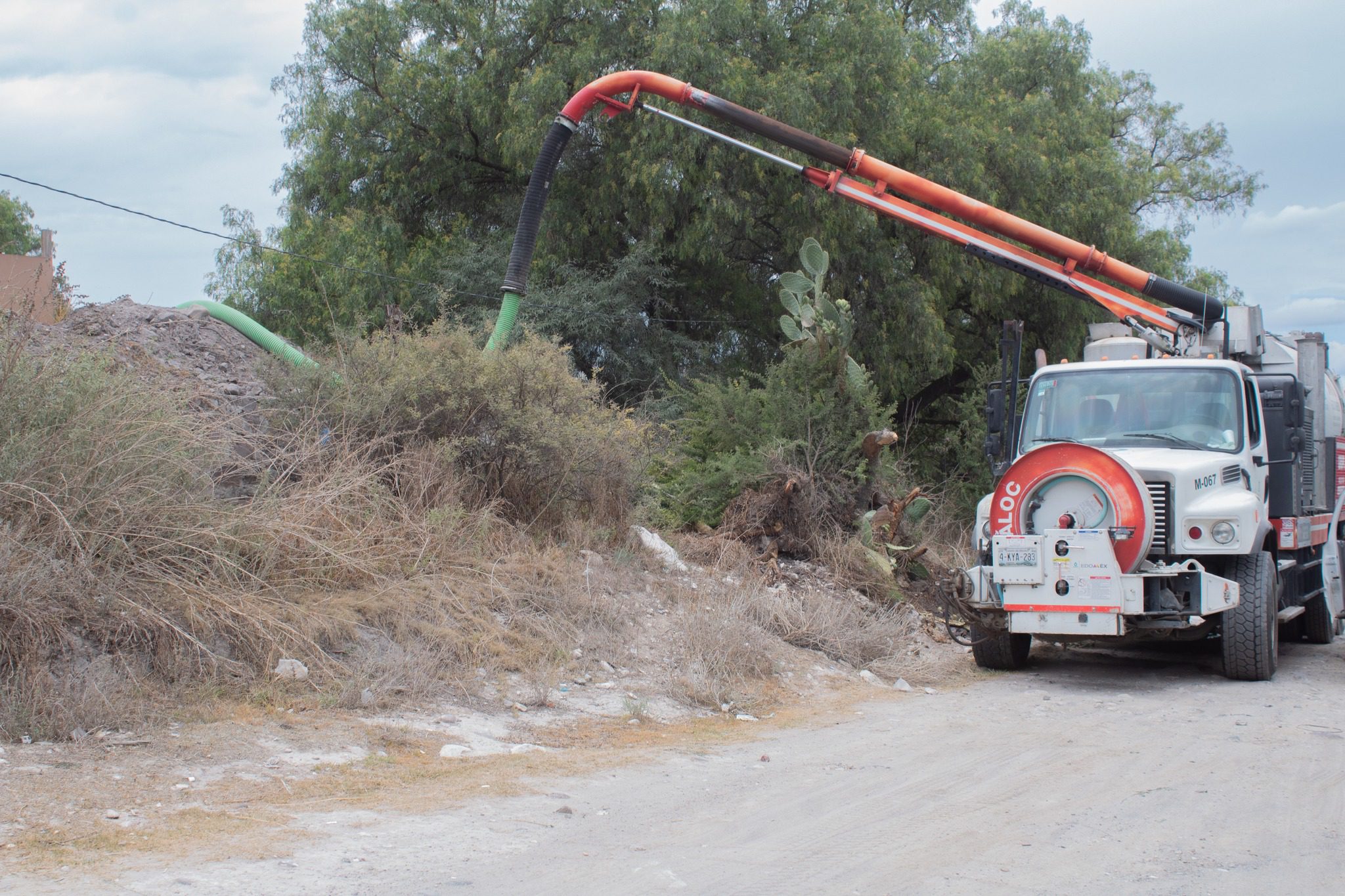 1688079448 Reanudamos con los trabajos de desazolve a los usuarios que