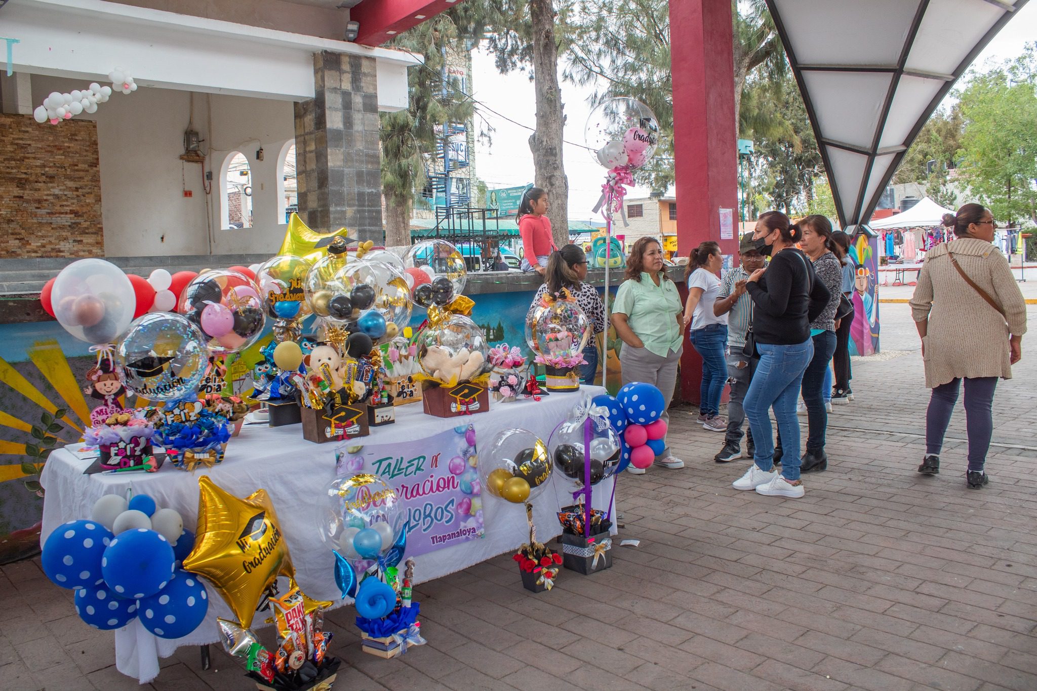 1688131232 966 Hoy las alumnas y alumnos del curso Decoracion con globos