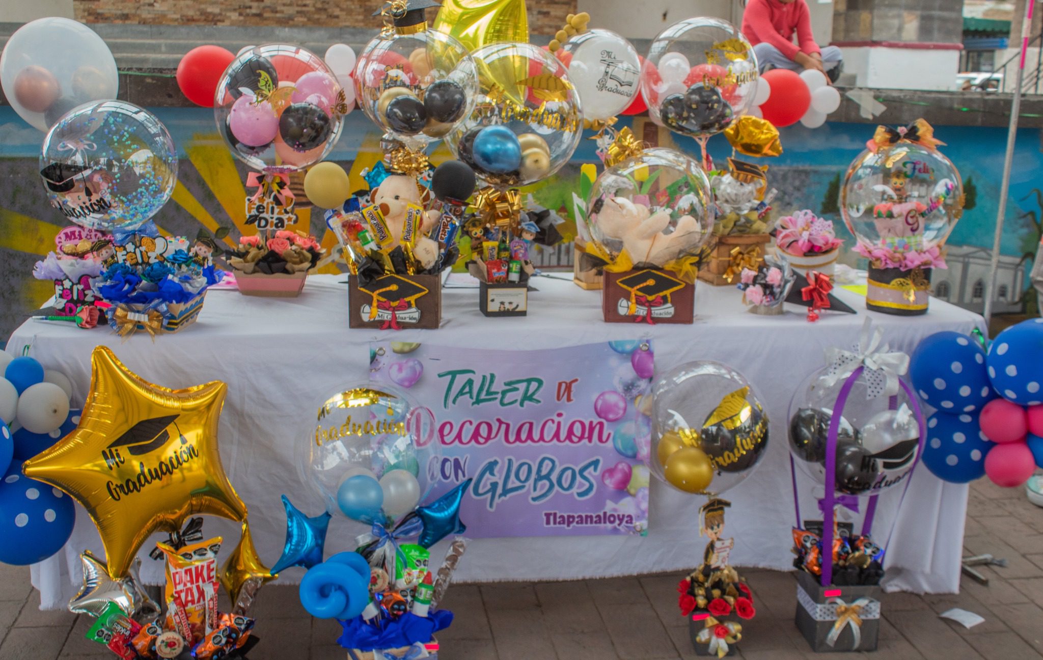 1688131287 Hoy las alumnas y alumnos del curso Decoracion con globos