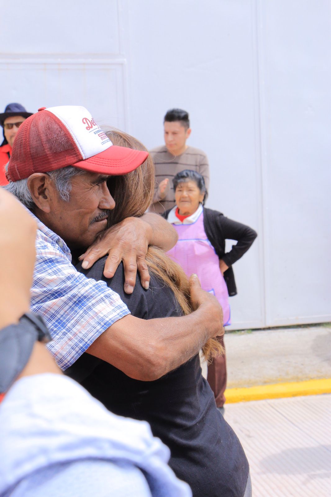 1688133709 229 Reciben vecinos de barrio La Joya pavimentacion con concreto en