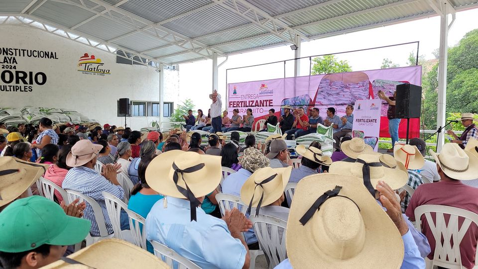 1688140663 280 campesinos de Santa Maria y comunidades vecinas recibieron fertilizante