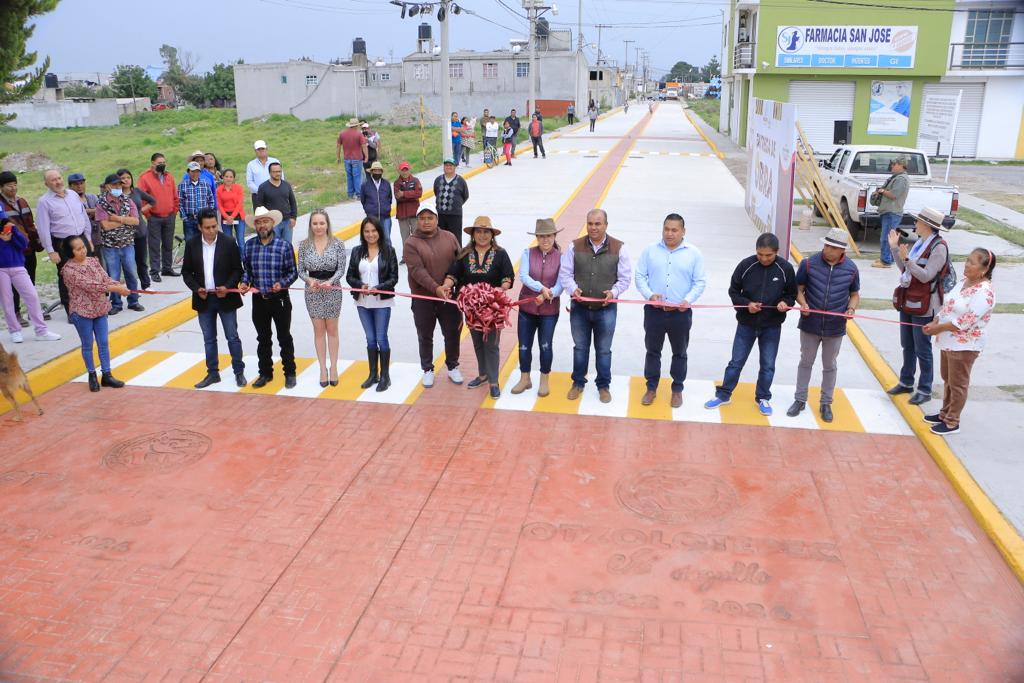 1688141789 Vecinos estrenan pavimentacion de calle Miguel Hidalgo en la colonia