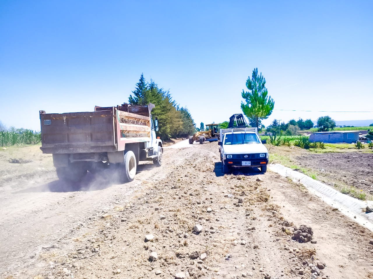 1688143831 9 Rehabilitacion de Caminos En la comunidad de Xhajay estamos trabajando