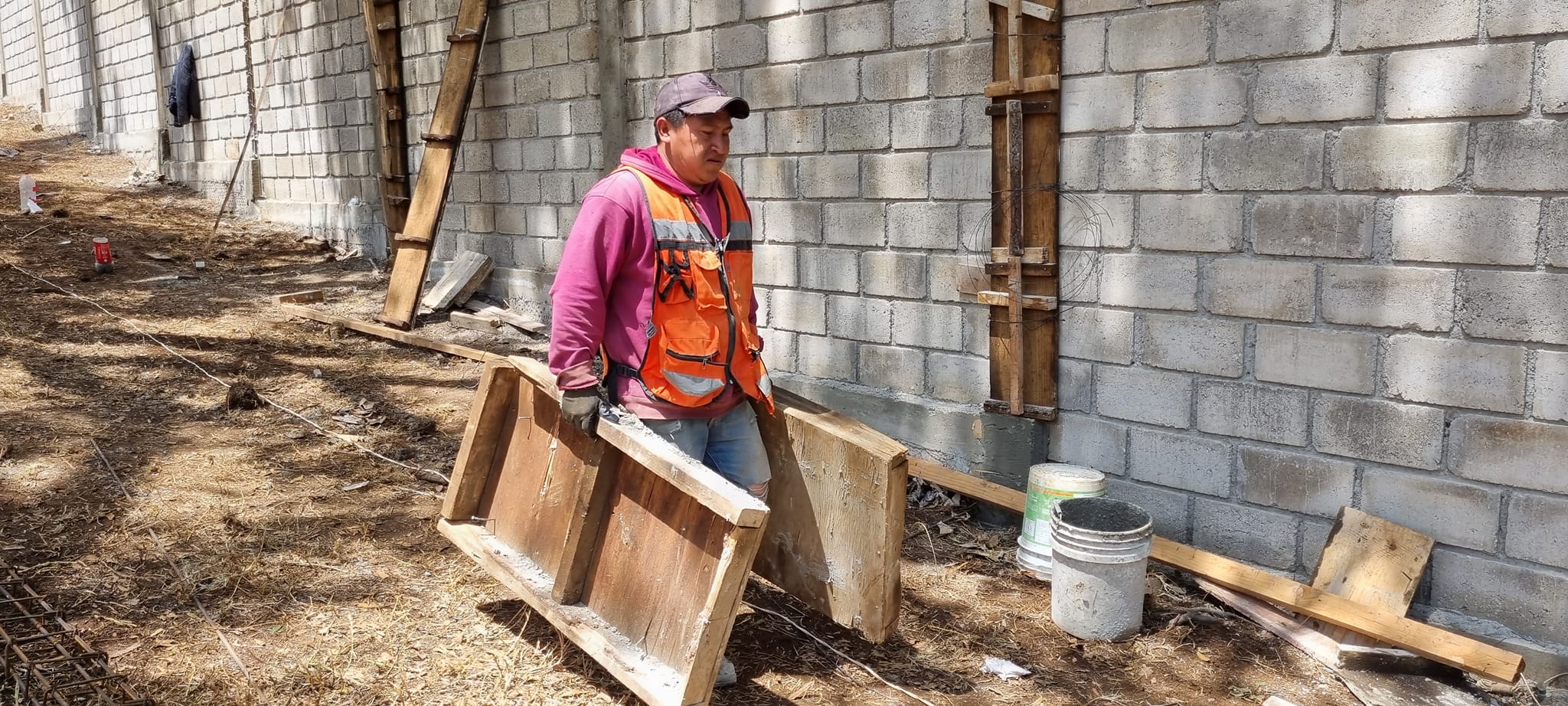 1688146056 426 Construccion de Barda Prerimetral Escuela Secundaria JustoSierra Al dia de