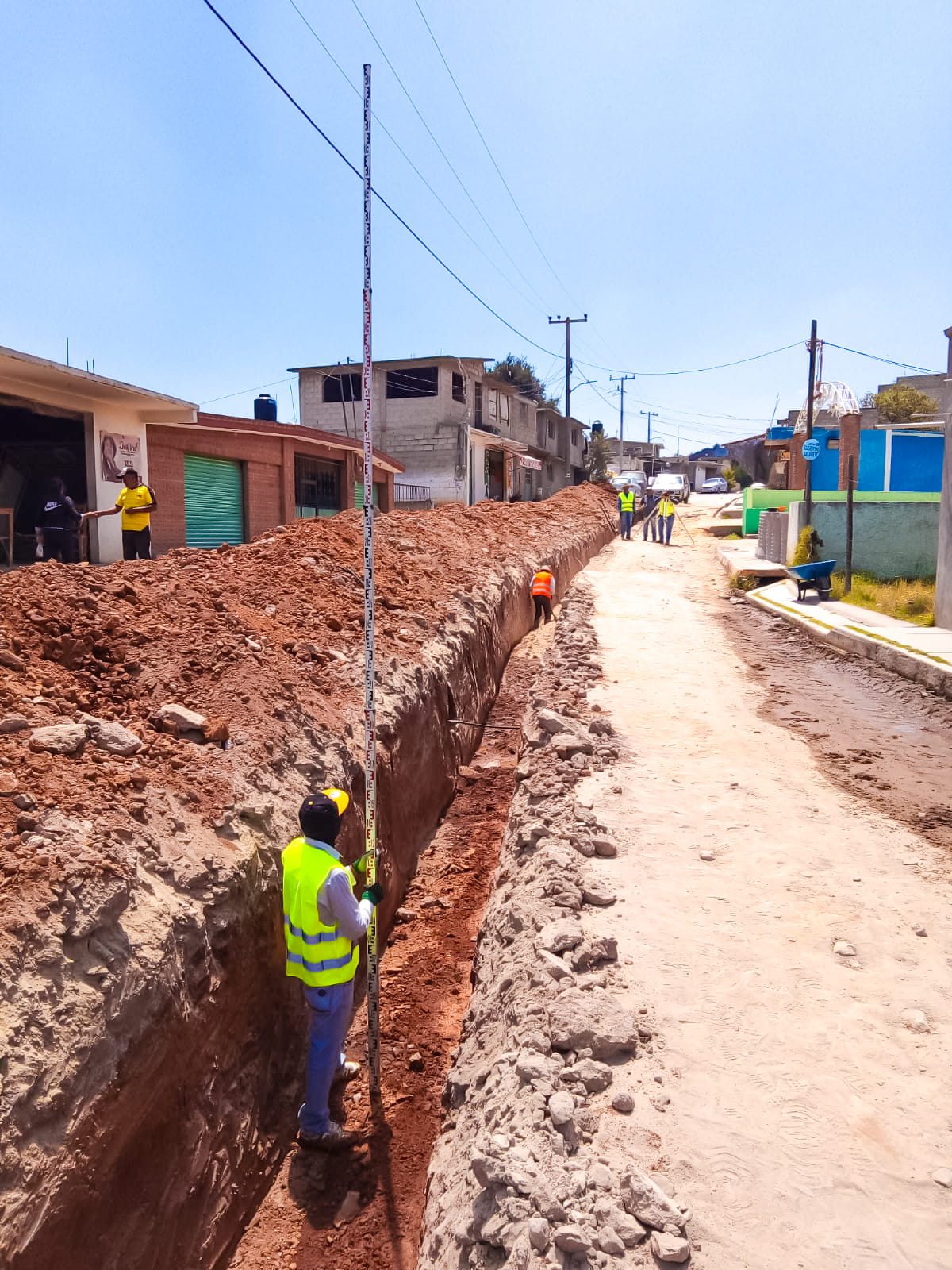 1688160218 177 Obras Publicas Para los vecinos de Pueblo Nuevo estamos trabajando