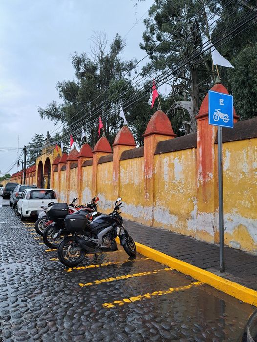 1688164908 Motociclista te invitamos a estacionar tu motocicleta en lugares asignados