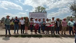 La presidenta Erika Sevilla Alvarado corta liston inaugural del drenaje