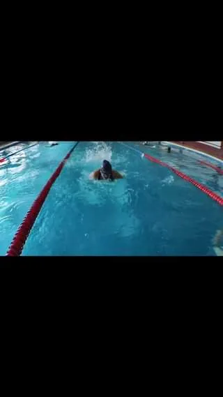 Nada mejor que tomar clases de natacion con personal capacitado jpg