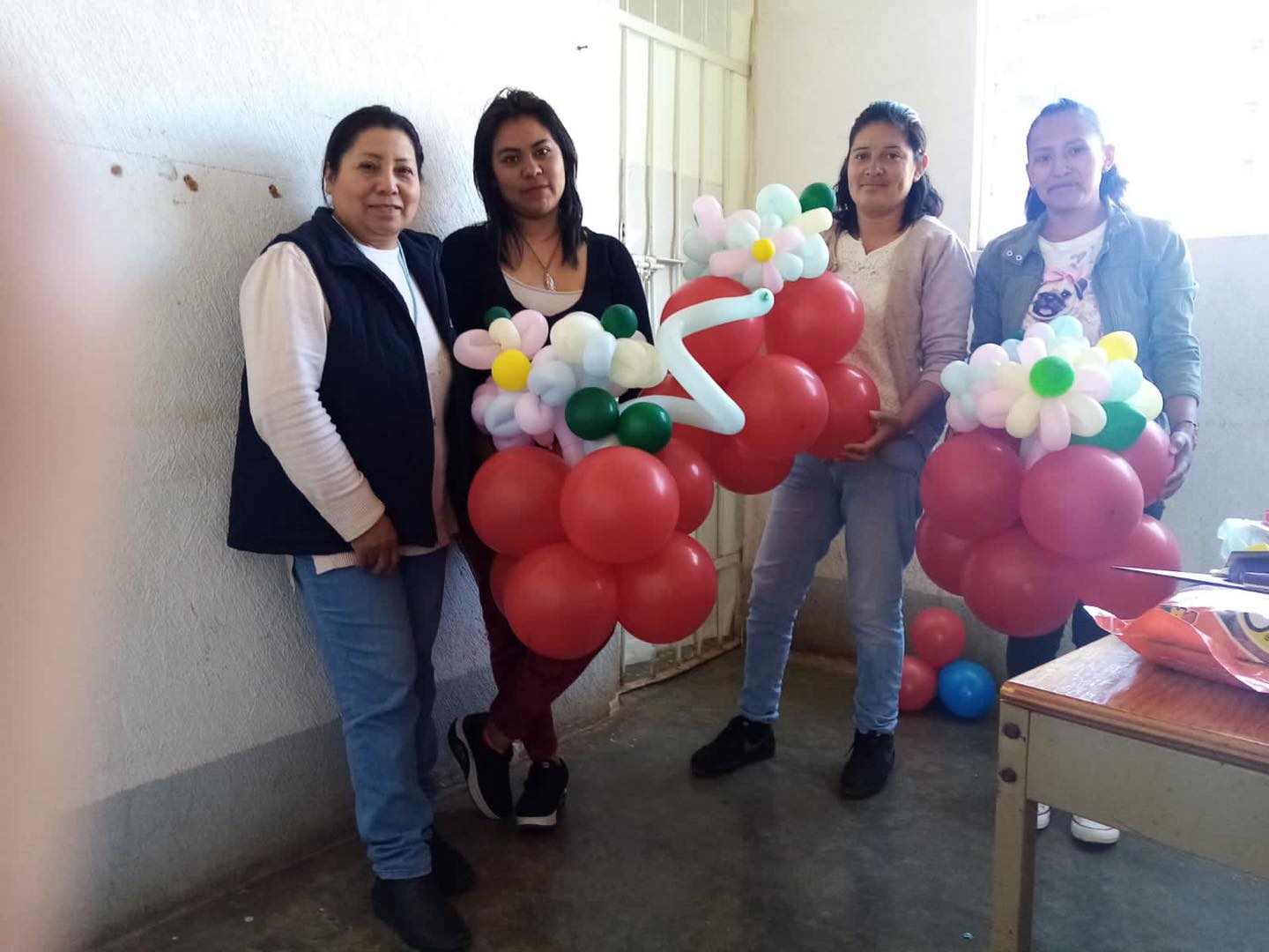 ¡Seguimos llevando a cabo los talleres de decoracion con globos