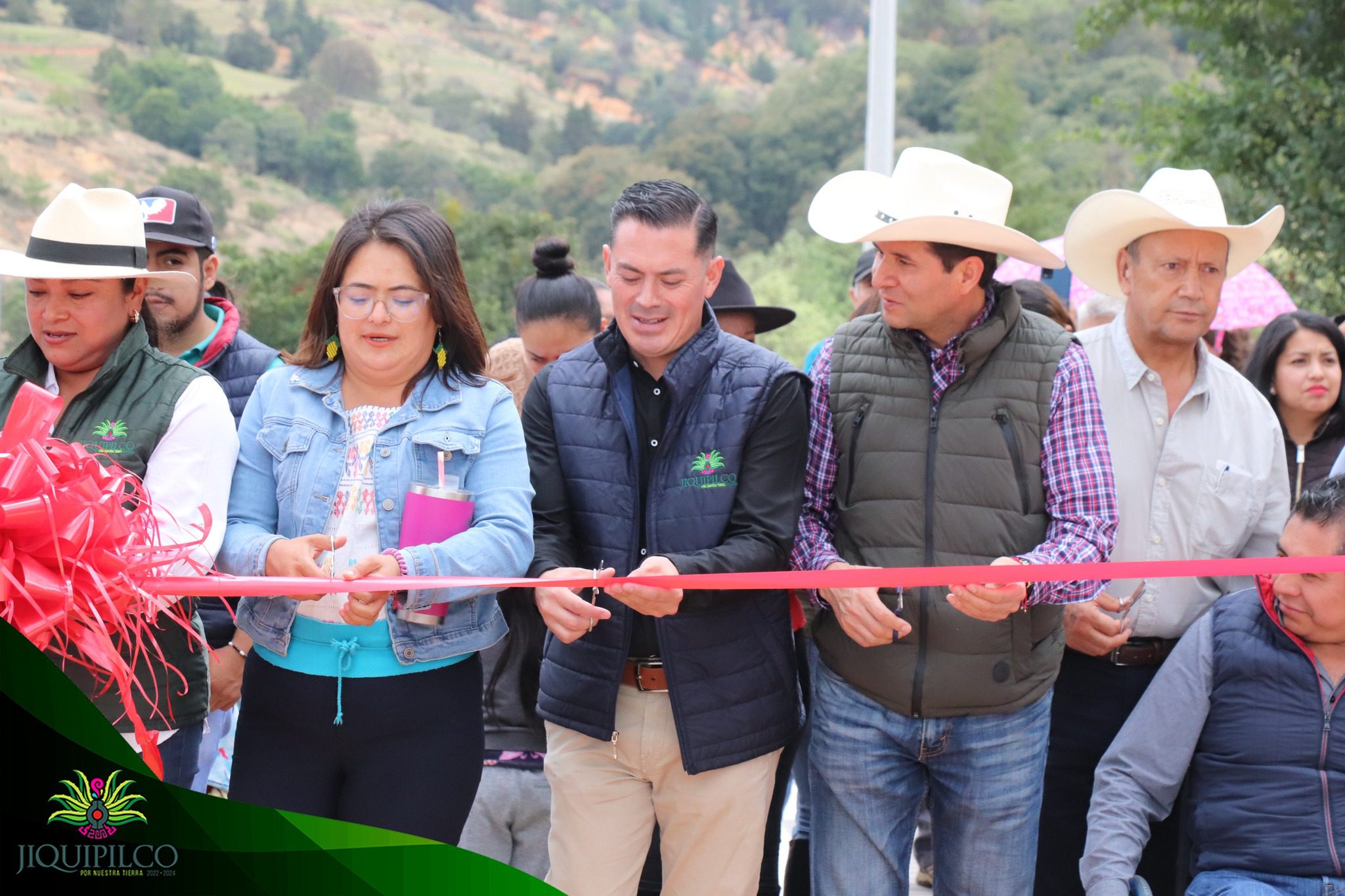 1688222149 16 Entrega de Obra Pavimentacion con Concreto Hidraulico en la zona