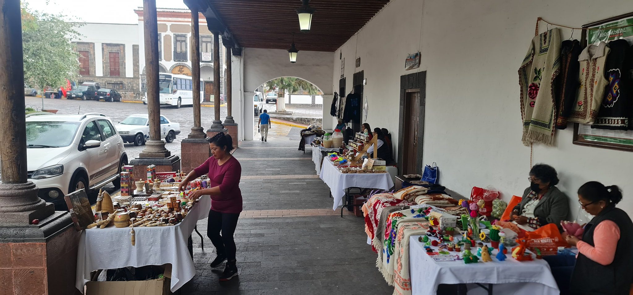 1688310559 351 Visiten el corredor artesanal el cual esta ubicado en los