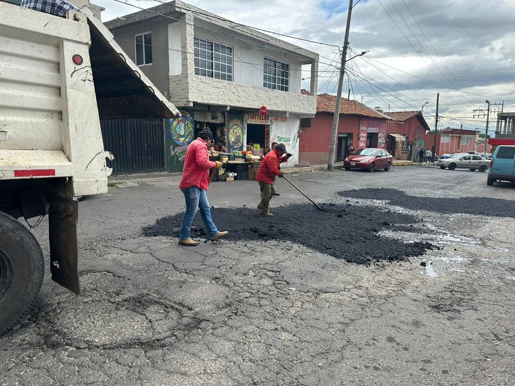 1688332952 560 Damos mantenimiento a las vias de comunicacion del Municipio continuamos