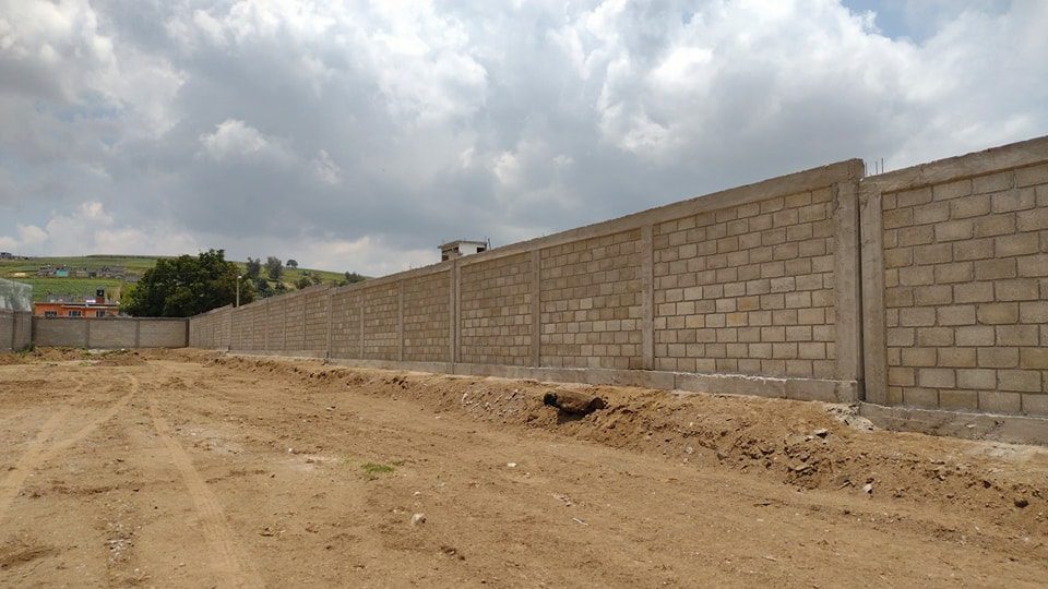 1688411720 556 Inauguramos la construccion de una barda en la telesecundaria Jose