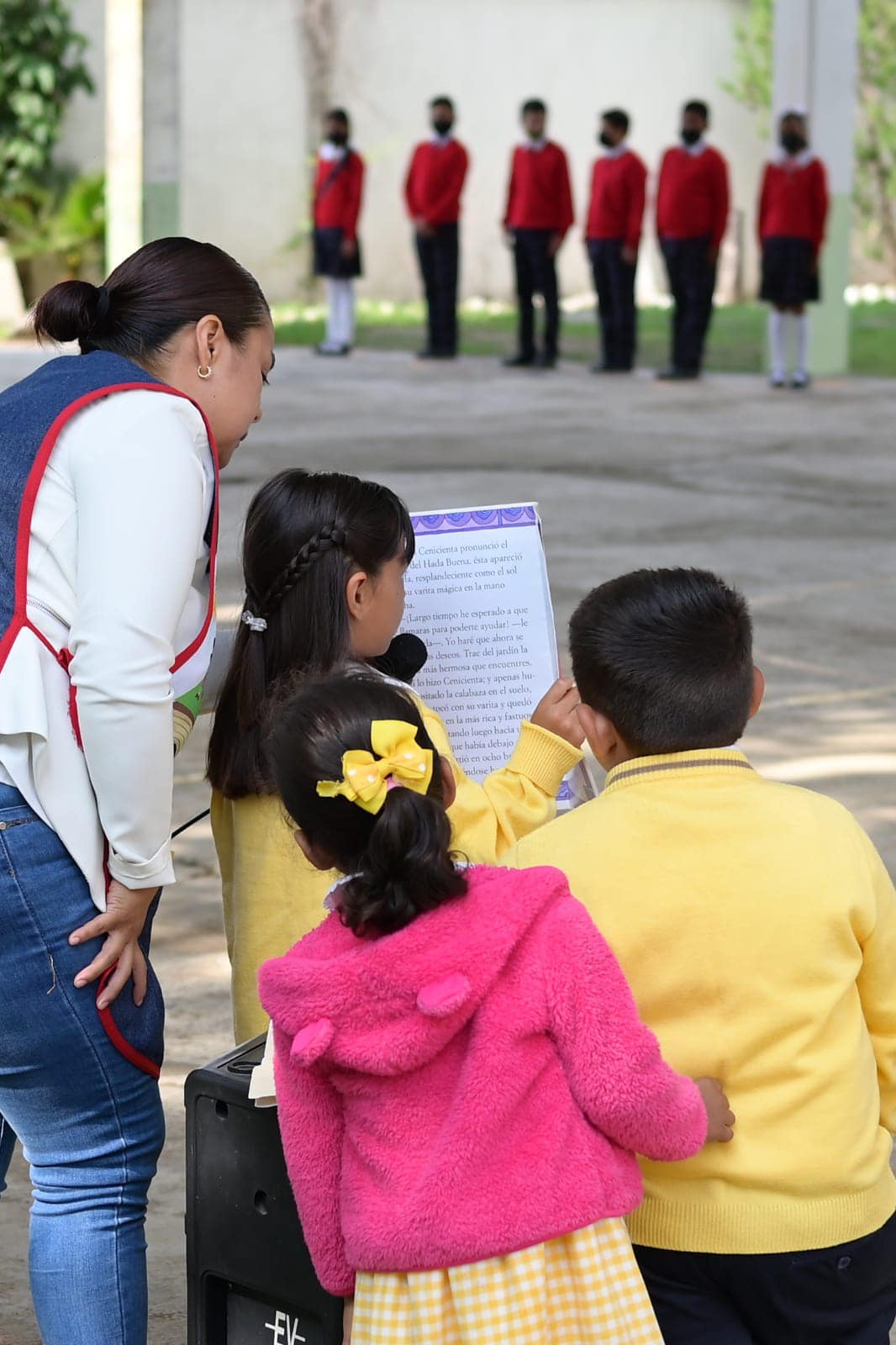 1688415749 424 Educacion Se realizan Honores a la bandera en la