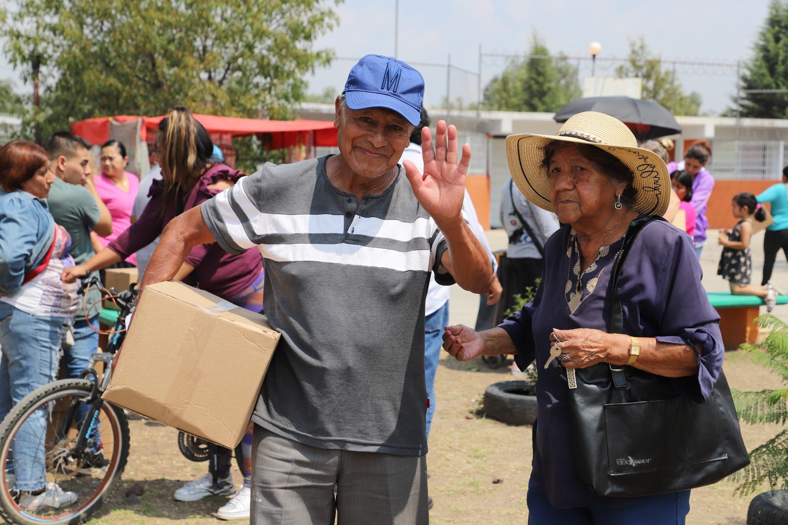 1688472624 772 Decenas de vecinos de Parque San Mateo y Joyas de