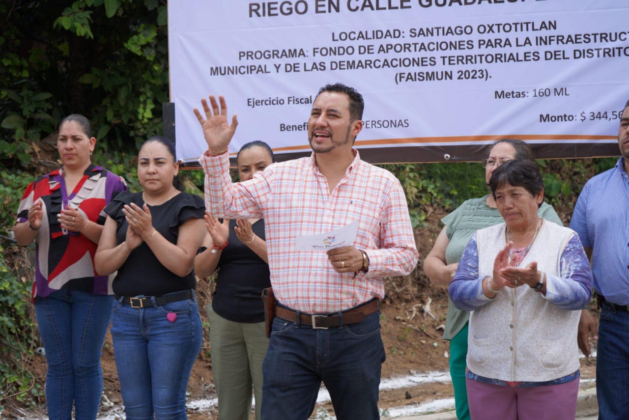 1688485407 En compania de mi Cabildo dimos inicio a la construccion