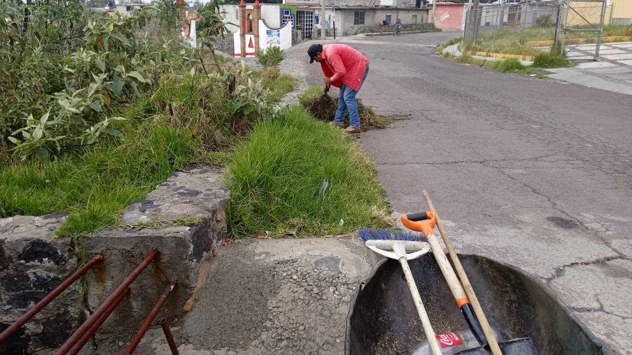 1688583639 844 Se da mantenimiento a los espacios publicos del municipio para