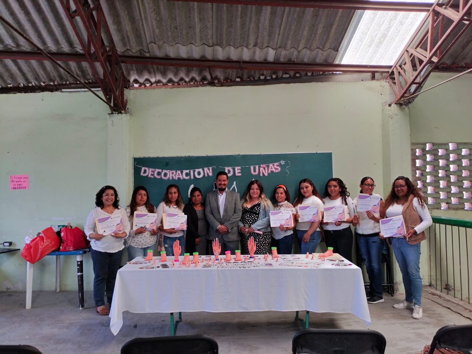 1688585745 Las alumnas de Decoracion de unas concluyeron el curso satisfactoriamente